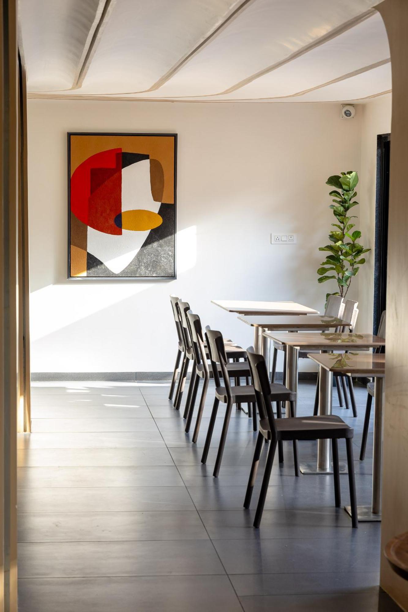 Saavi Suites Daman Eksteriør billede